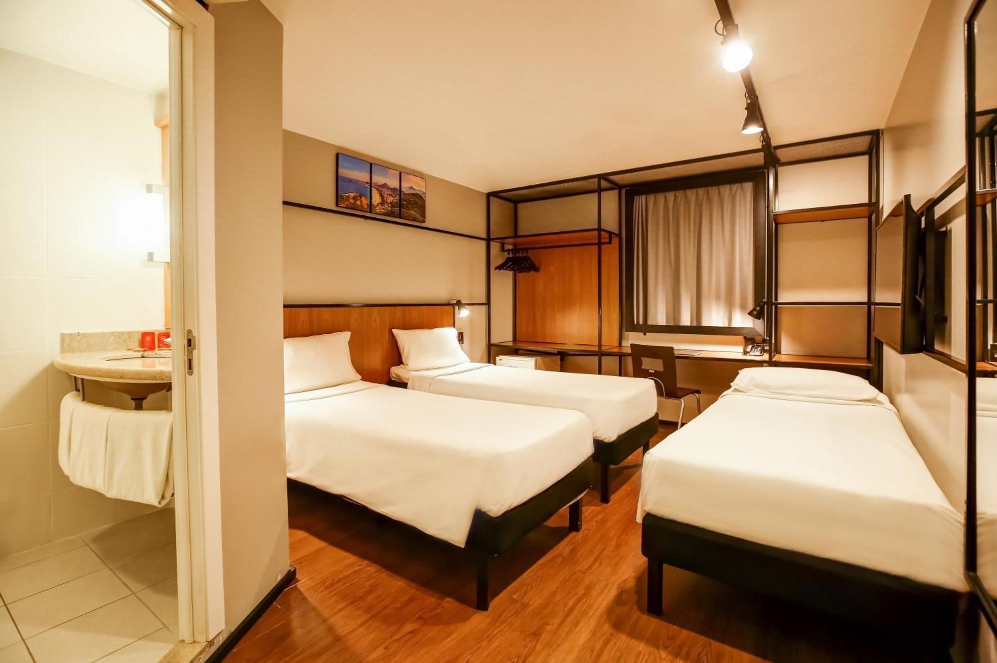 Ibis Copacabana Posto 2 Ріо-де-Жанейро Екстер'єр фото